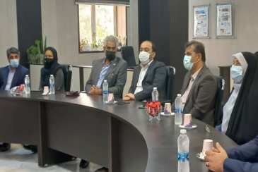  حضور استاندار هرمزگان و هیئت همراه در اداره کل هواشناسی استان هرمزگان 